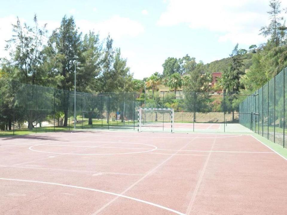 Parque Botanico Resort 埃斯特波纳 外观 照片