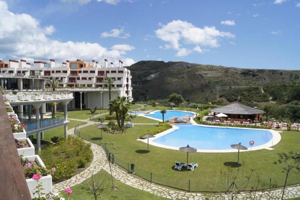 Parque Botanico Resort 埃斯特波纳 外观 照片