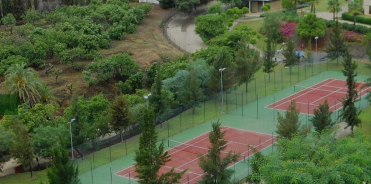 Parque Botanico Resort 埃斯特波纳 外观 照片